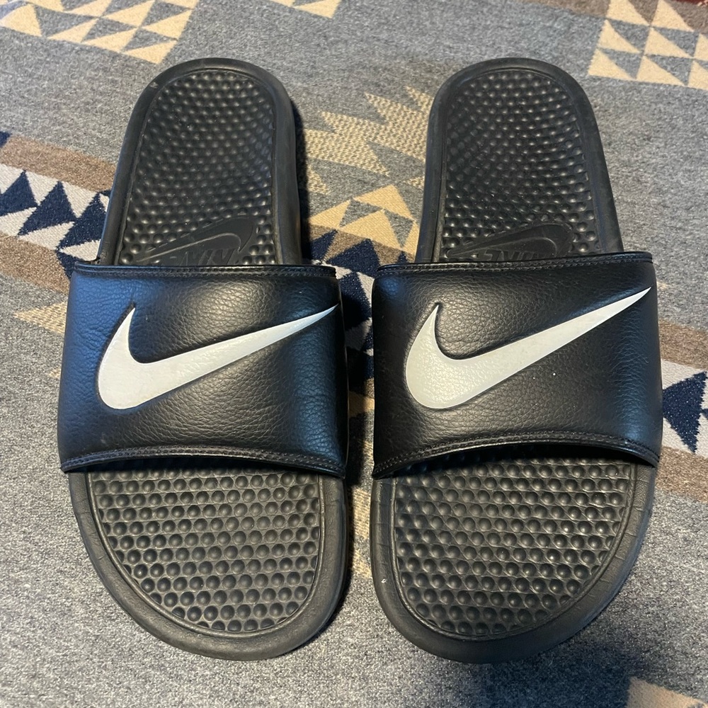 Nike slides